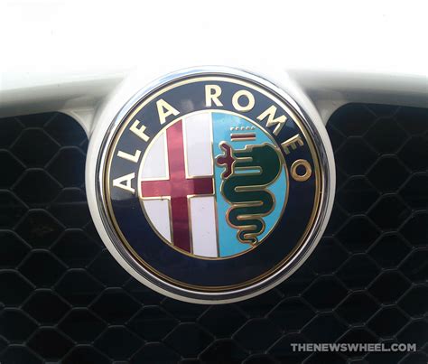 alfa romeo logo snake.